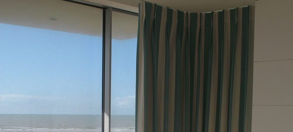 silent gliss curtain track