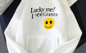 Lucky Me I See Ghosts print Hoodie