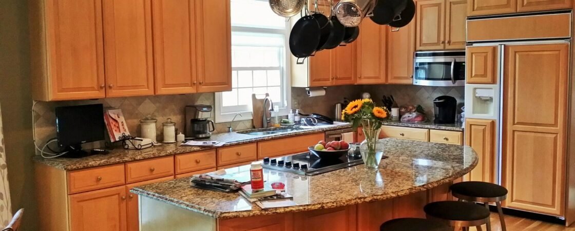 Kitchen Cabinet Refinishing in Mississauga