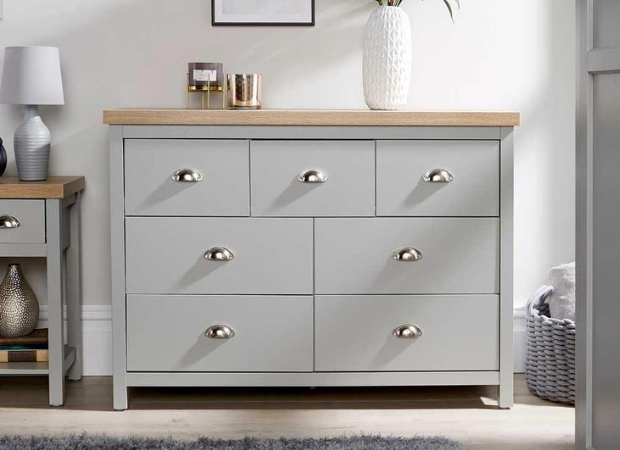 How to Shop Chest of Drawers Without Compromising on Quality